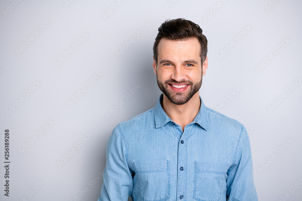 Close up photo amazing attractive he him his guy gladly toothy smiling self-confidently look camera easy-going wearing casual jeans denim shirt outfit clothes isolated grey background Close up photo amazing attractive he him his guy gladly toothy smiling self-confidently look camera easy-going wearing casual jeans denim shirt outfit clothes isolated grey background