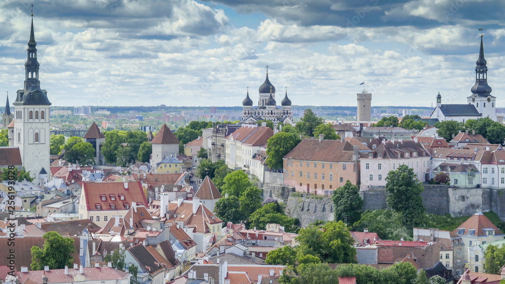 9783_Closer_look_of_the_church_and_castles_in_Tallin.jpg