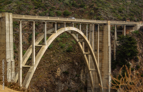 Bixby Creek Bridge on Highway namba 1 at the US West Coast traveling south to Los Angeles, Big Sur Area, California © Volodymyr
