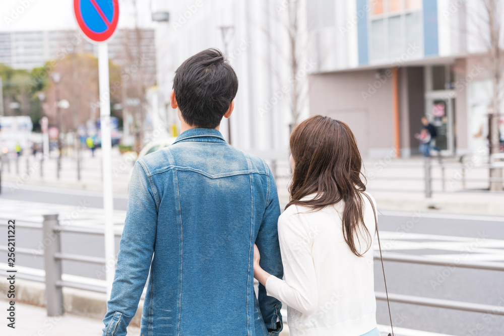 デートするカップルの後ろ姿 Stock Photo Adobe Stock デートするカップルの後ろ姿 Stock Photo Adobe Stock
