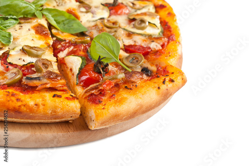 vegetables and mushrooms vegetarian pizza