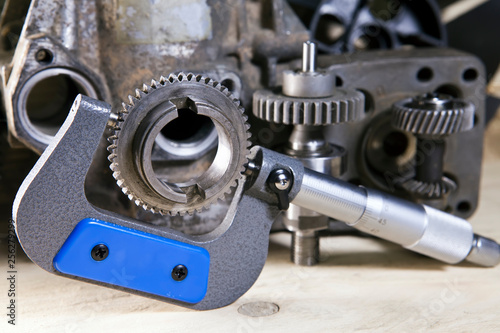 measurement parameters of gears, details by mechanical micrometer