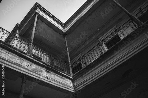 Fototapeta abandoned building in buenos aires city