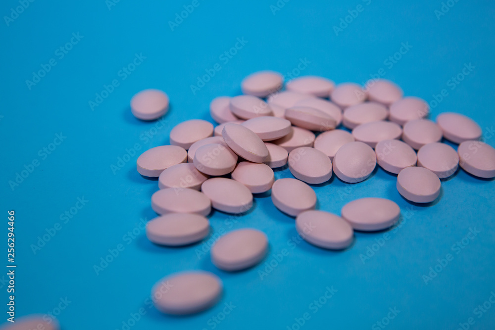 pink oval pills vitamins for pregnant women