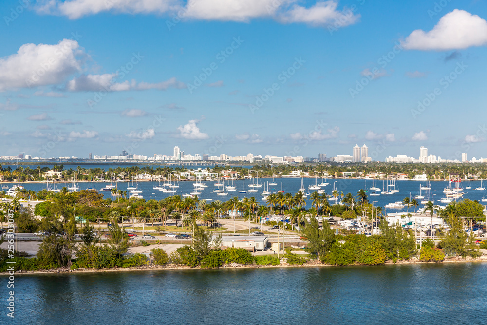 USA, Florida, Miami, yacht pier with celebrity houses in background USA, Florida, Miami, yacht pier with celebrity houses in background