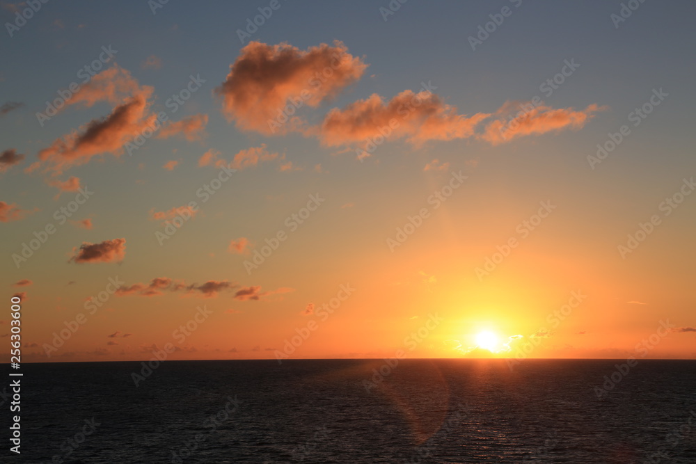 Fototapeta premium Sunset on the ocean