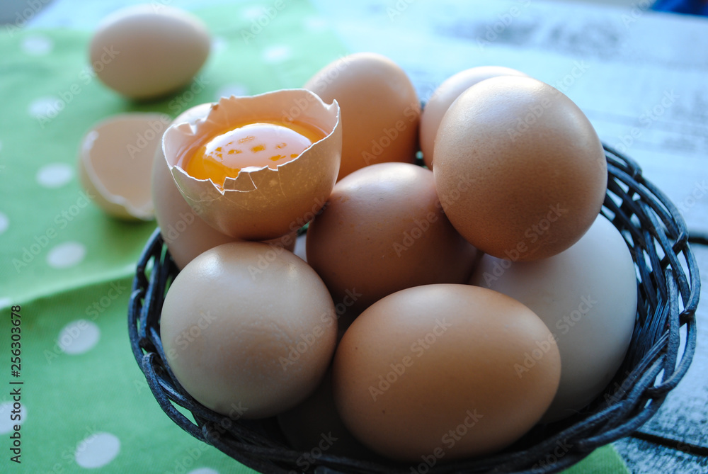 Chicken Brown Eggs Chicken Brown Eggs