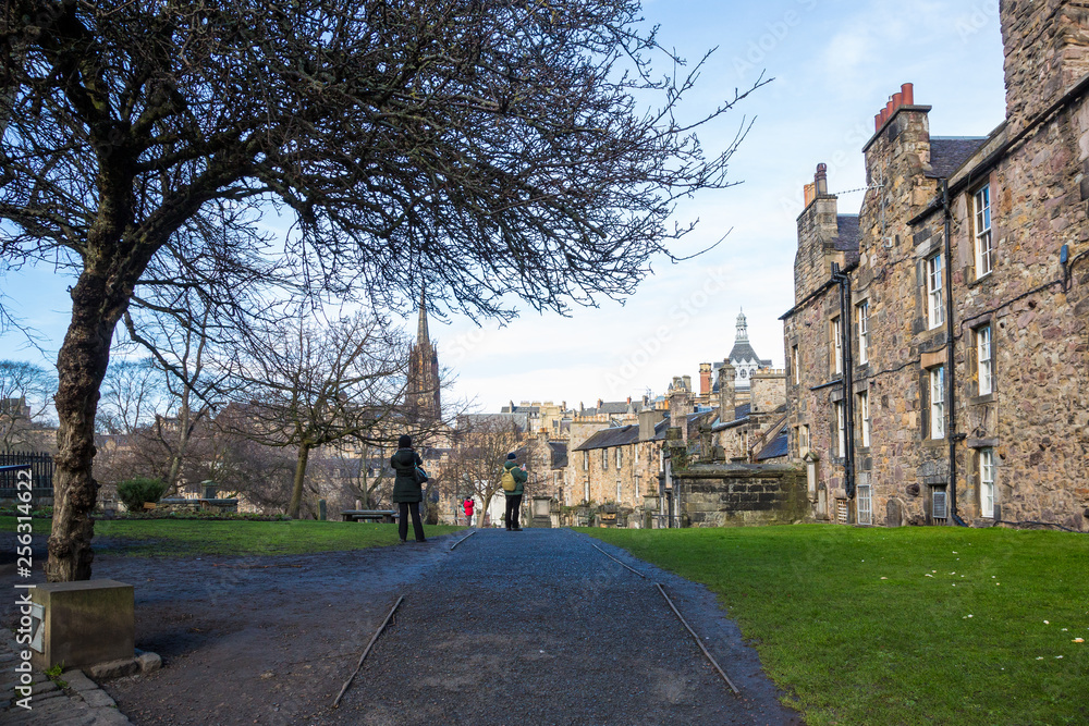 Obraz premium Edimburgh (Scotland) - Greyfriars Kirkyard, the graveyard surrounding Greyfriars Kirk