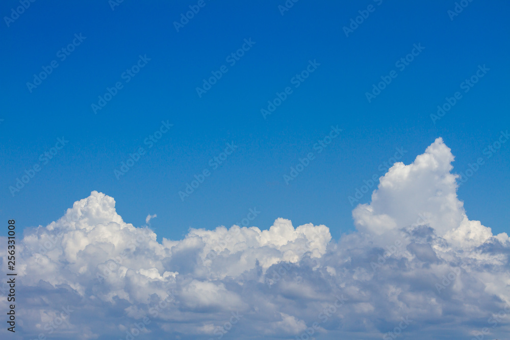 青い空と白い雲