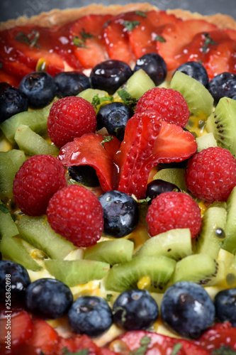tarte framboise kiwi myrtille fraise fruit de la passion