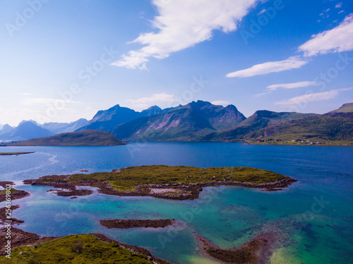Fototapeta Naklejka Na Ścianę i Meble -  Lofoten sea mountains landscape, Norway