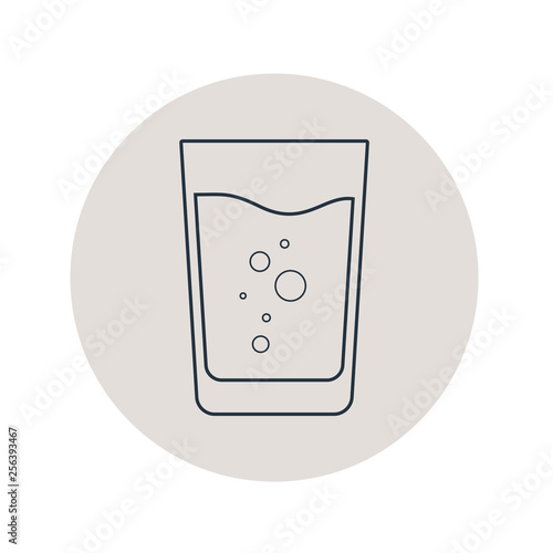 Icono plano lineal vaso de refresco en círculo color gris