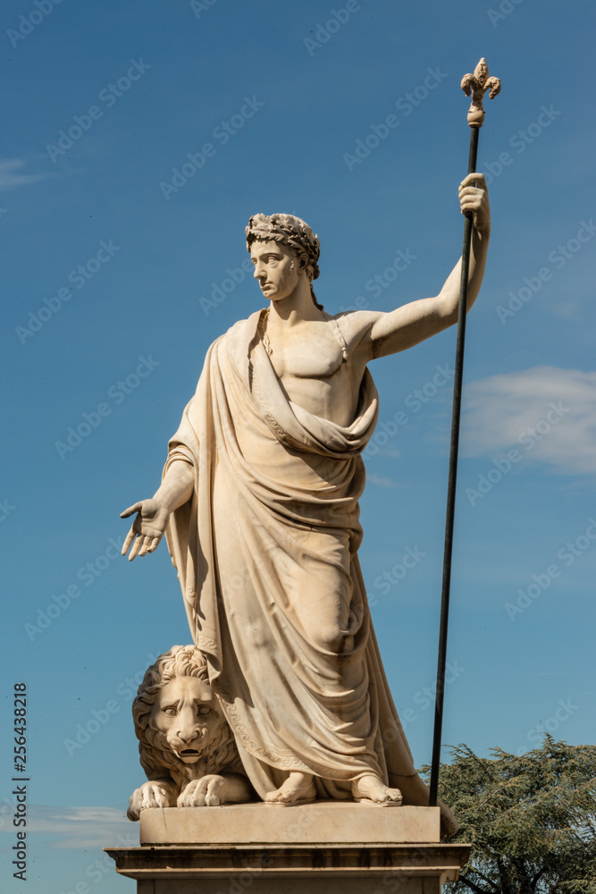 Arezzo ist eine Stadt mit 100 000 Einwohnern in der mittelitalienischen