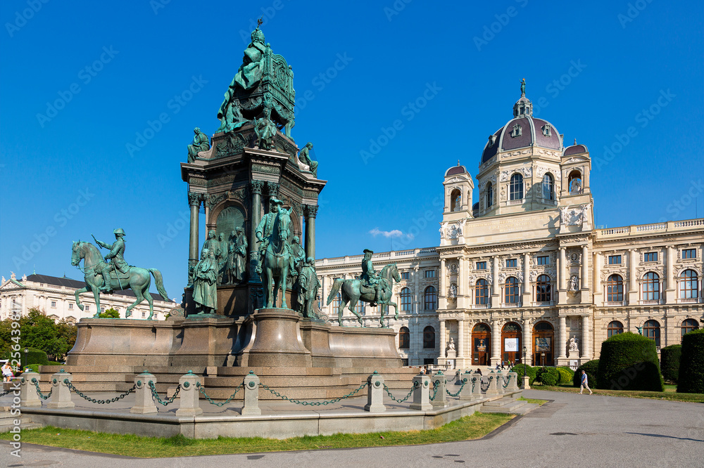 Austria, Vienna, view of Natural History Museum, Maria Theresa monument and Garden