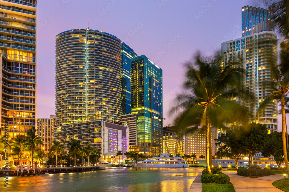 Miami Downtown, Brickell Key at Night - obrazy, fototapety, plakaty 