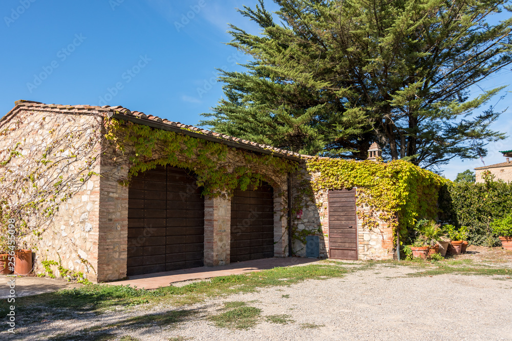 Auf dem Weingut Villa di Canonica a Cerreto im Chiantigebiet der Toskana
