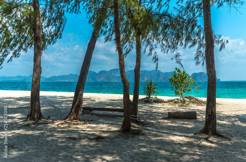 Beautiful tropical beach, Poda island in Thailand, Krabi province, tourist tour. © Alex Mit