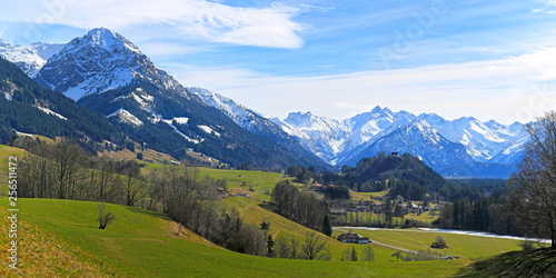 Allgäu - Panorama - Malerwinkel - Frühling - Berge © Dozey