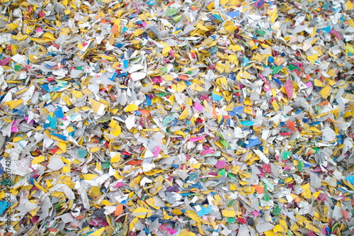 recycling shredded plastic pieces