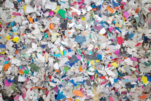 recycling shredded plastic pieces