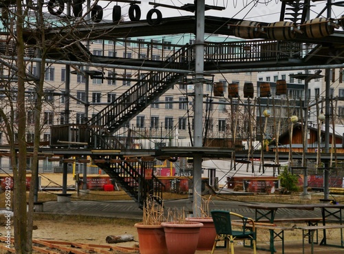 Klettergerüst im Park am Nordbahnhof