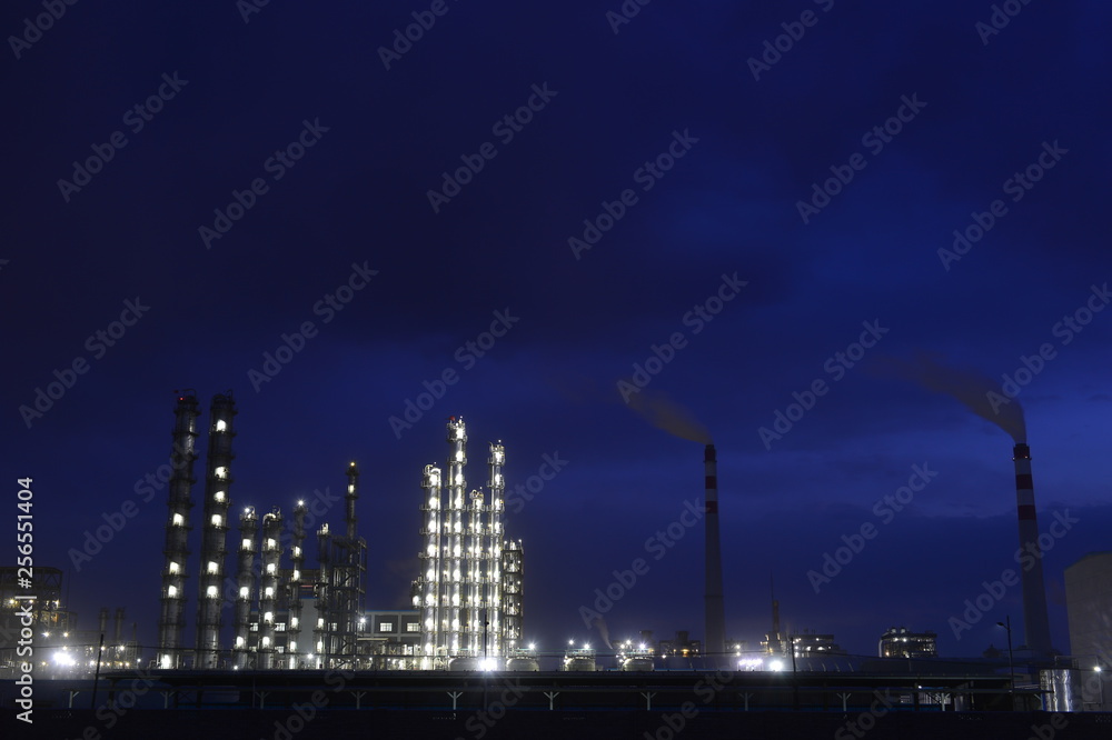 Fototapeta premium Modern factory at night