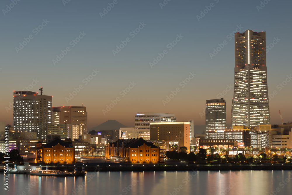 みなとみらい　夜景　夕景　横浜港