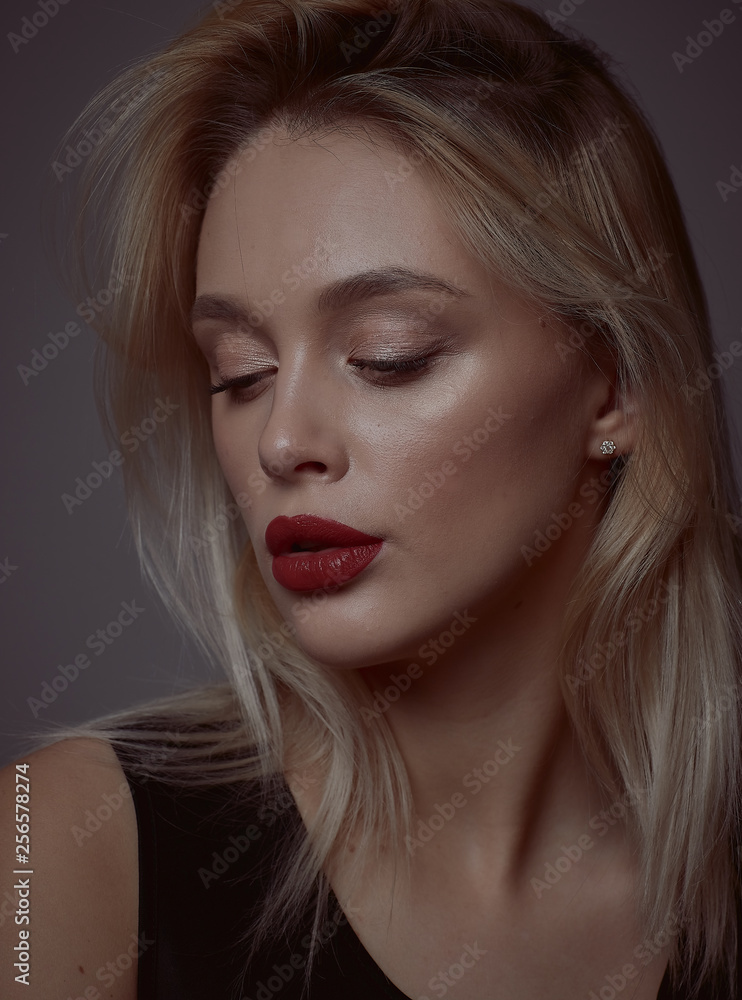 photoset of a girl with expressive lips photoset of a girl with expressive lips