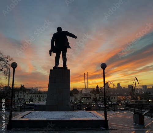 Lenin statue. Early morning. Vladivostok. Galaxy S8. photo