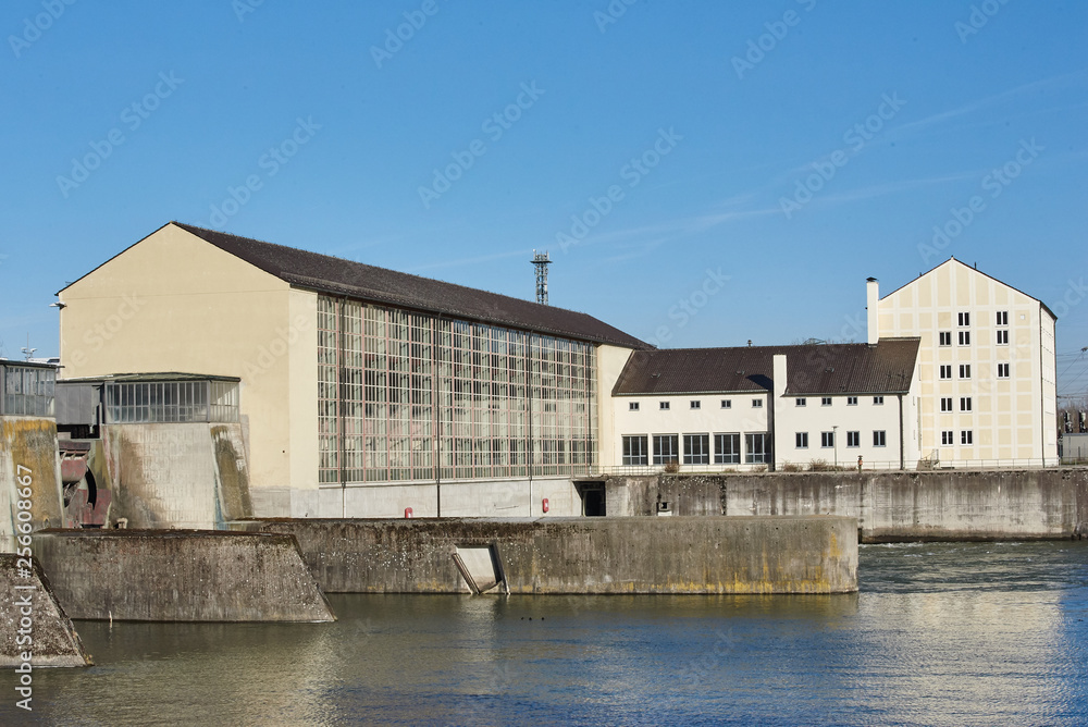 Wasserkraftwerk Niederaichbach Turbinenhaus Wasserkraftwerk Niederaichbach Turbinenhaus