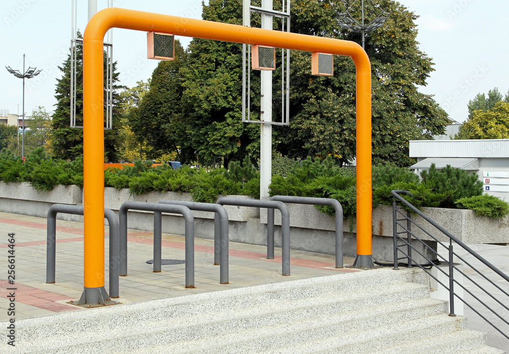 Gate Gate