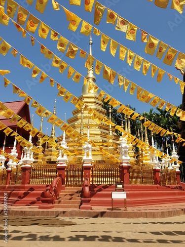 amazing breathtaking temple chiang mai wat golden 