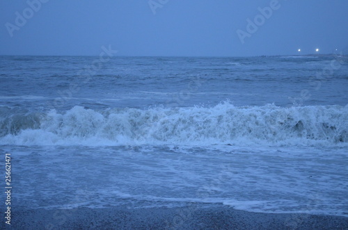 waves © Danila