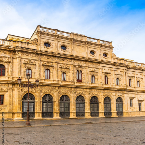 Photography Arrière de l'hôtel de ville à Séville en Andalousie, Espagne