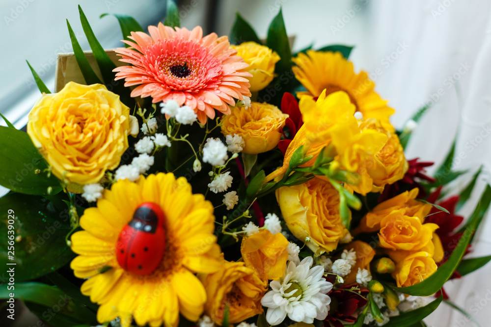 Obraz premium Bunch of flowers with gerbera daisy and sunflowers