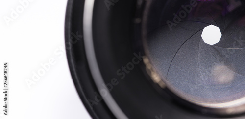 closing aperture of camera lens with lense reflections © prima91