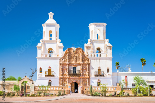 Mission San Xavier del Bac in Tucson, Arizona, USA