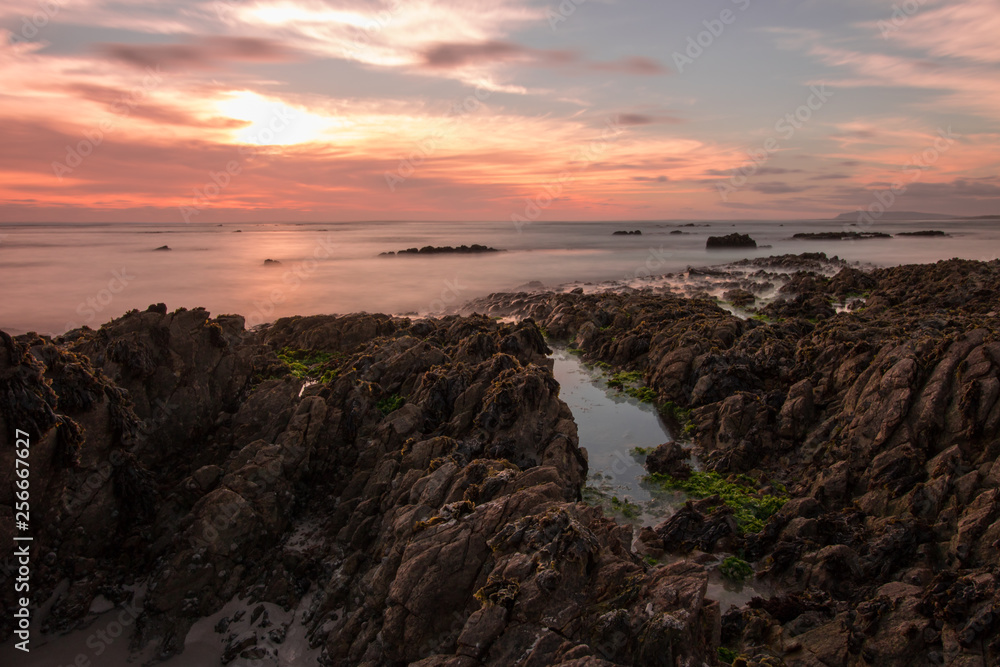 Obraz premium Red Sky Sunset Seascape Long Exposure