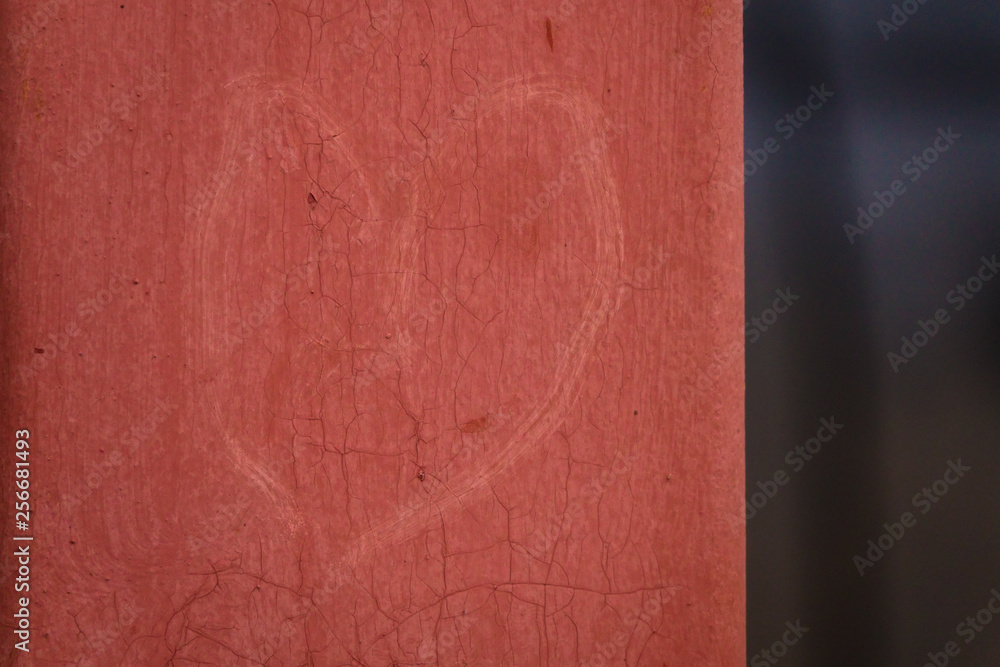 Fototapeta premium heart painted on brick wall