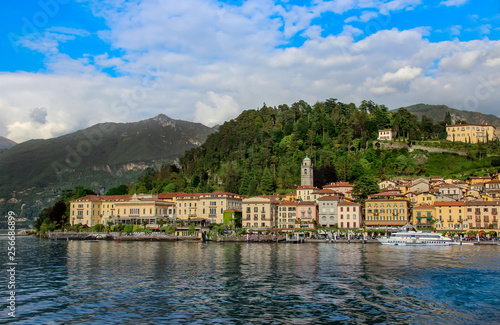 ferry view to bellagio, travel italy lake como