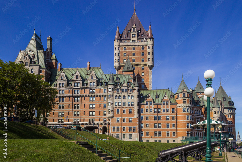 Naklejka premium Chateau Frontenac Hotel in Quebec, Canada