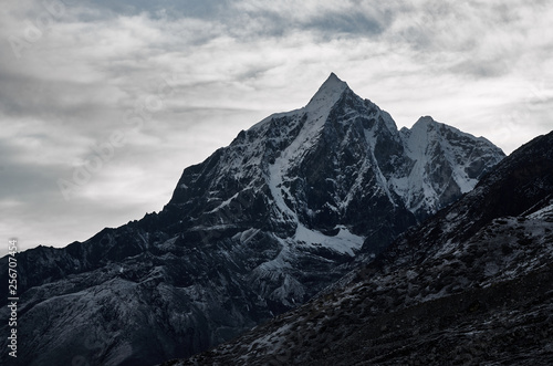 Fototapeta Naklejka Na Ścianę i Meble -  huge Himalayan mountain  with a glaciers in Nepal