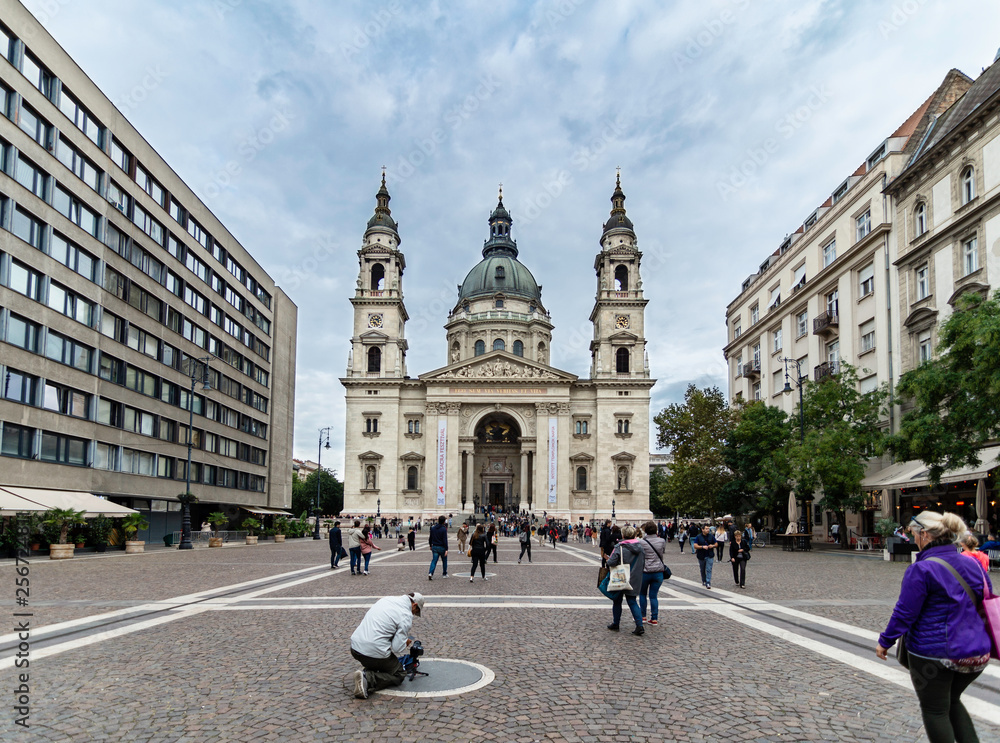 Photographing St. Stephen's Basilica Cathedral, Budapest, Hungary