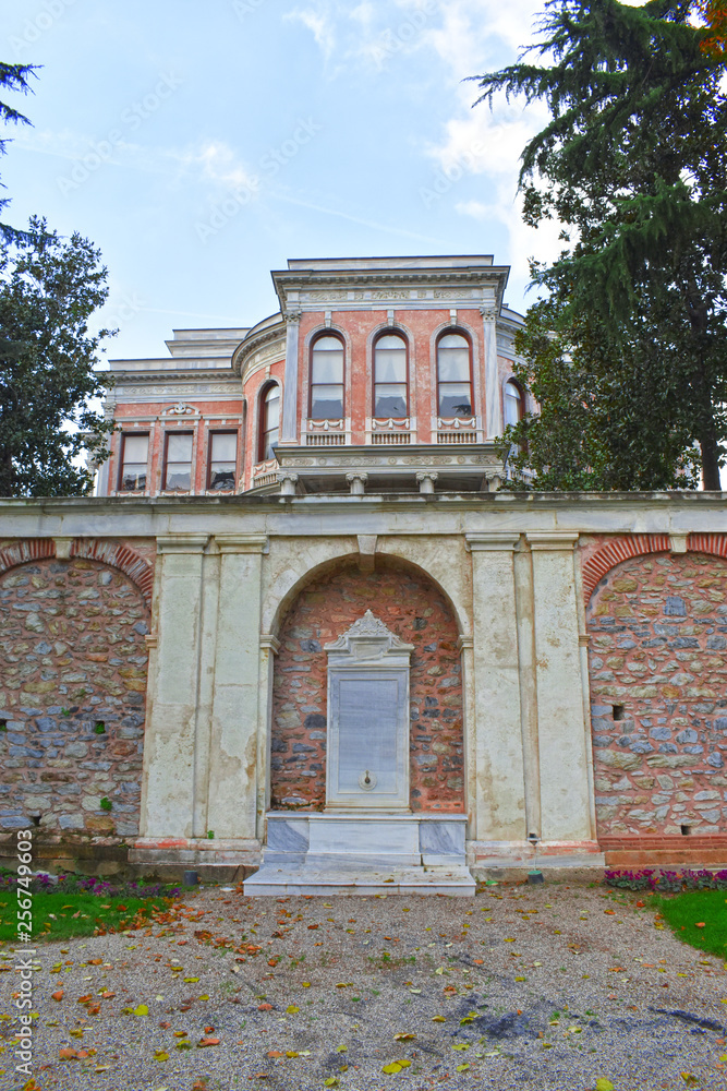Fototapeta premium Ottoman Palace fountain