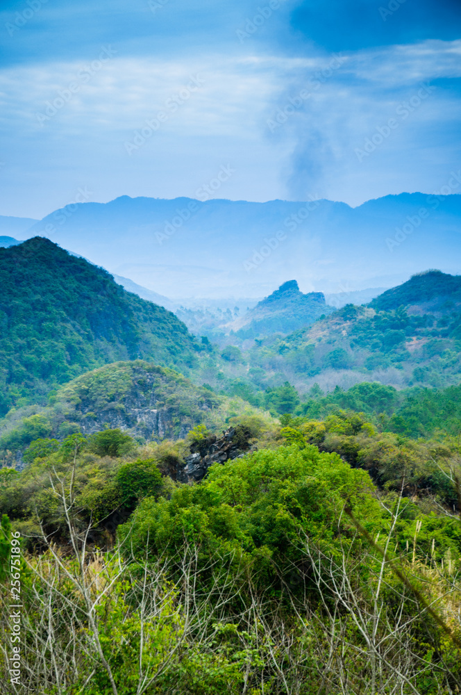 Obraz premium Landscape of the mountains and countryside 