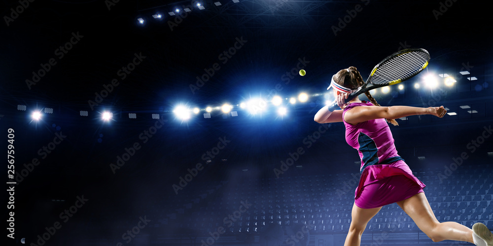 Fototapeta premium Wielki tenisista. Różne środki przekazu