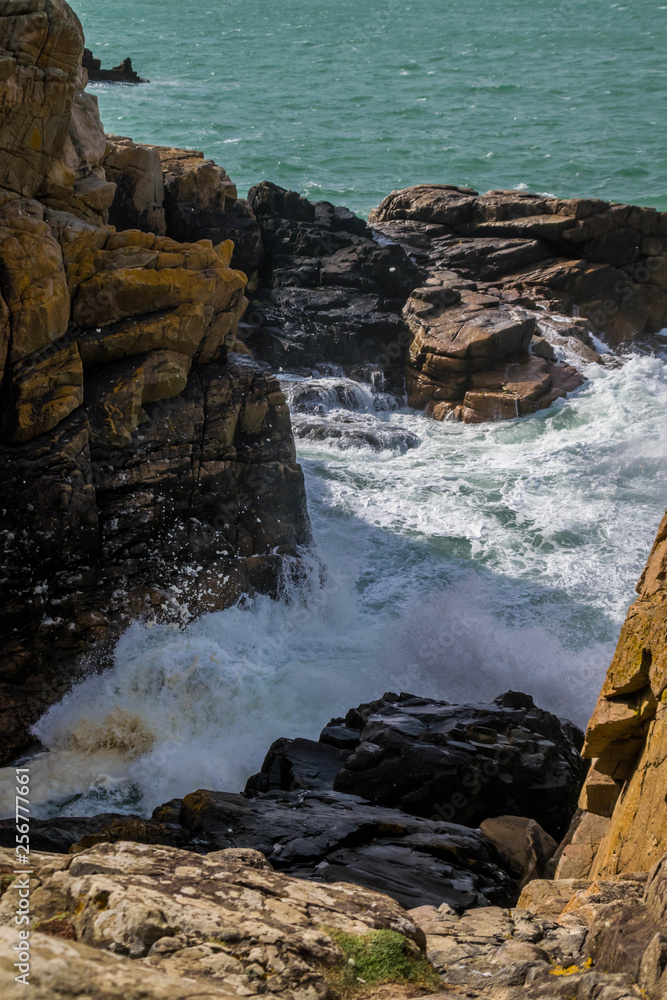 Naklejka premium Gouffre de Plougrescant, Bretagne, France.