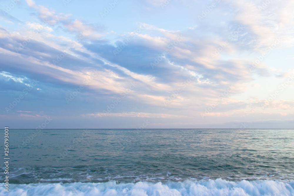 Obraz premium Tranquil sunset over the sea