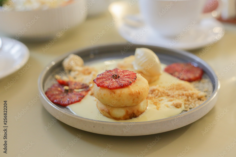 cheesecakes with cream and grapefruit cheesecakes with cream and grapefruit