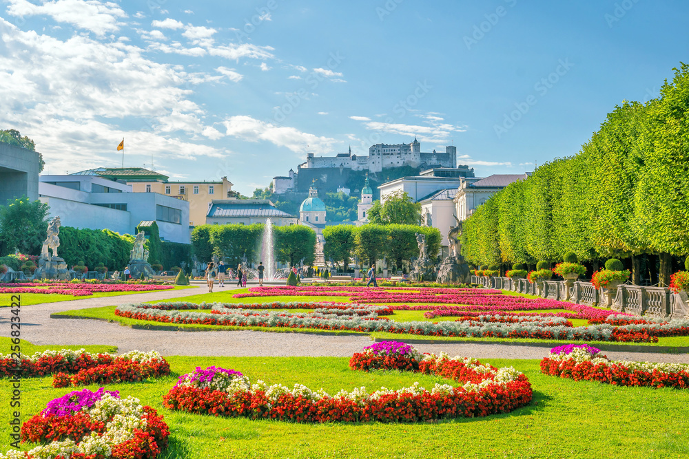 Fototapeta premium Mirabell Gardens, Salzburg in Austria